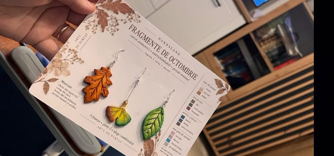 Cardul Fragmente de octombrie cu frunza verde de fag, ginkgo și stejar